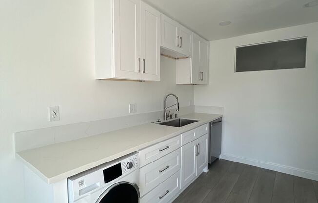 2 beds, 1 bath, 802 sqft, $2,595, Unit 6700-B