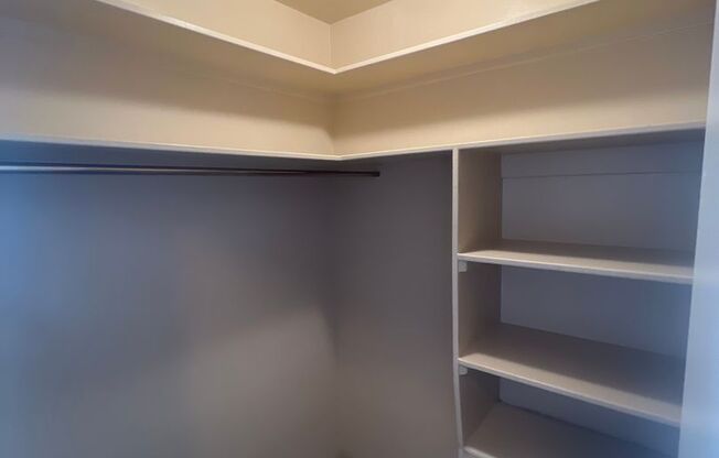 Studio, 1 bath, 424 sqft, $1,050, Unit 103
