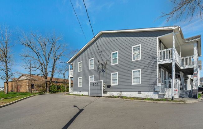 2 beds, 1.5 baths, 850 sqft, $1,249, Unit C5