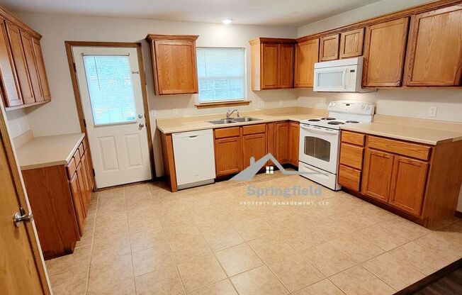 3 beds, 2 baths, $1,395