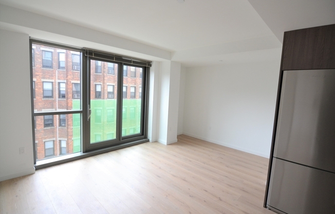 2 beds, 1 bath, 962 sqft, $4,765, Unit 322