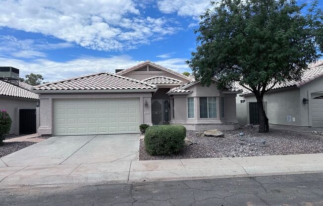 LOCATION!! 3 bed 2 bath single level home in Ahwatukee!