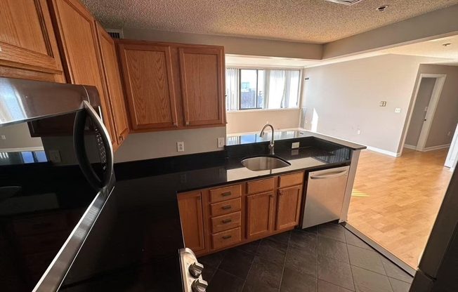 2 beds, 2 baths, 1,200 sqft, $4,000, Unit 716