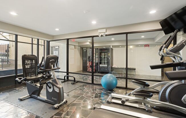 2 beds, 2 baths, 664 sqft, $2,250, Unit 508