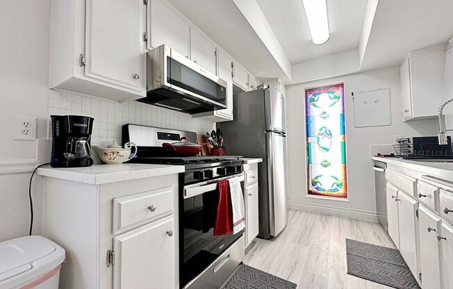 2 beds, 1 bath, $2,240, Unit # 206