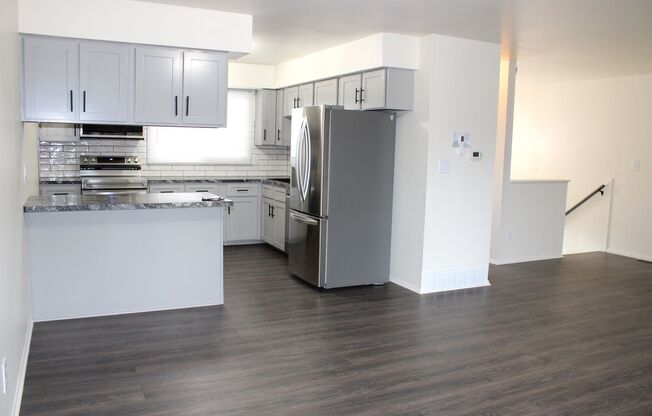 Beautifully Recently Renovated Modern Duplex in Loveland