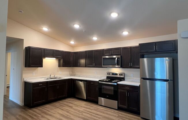 2 beds, 1 bath, 1,040 sqft, $1,485, Unit AT 709-36