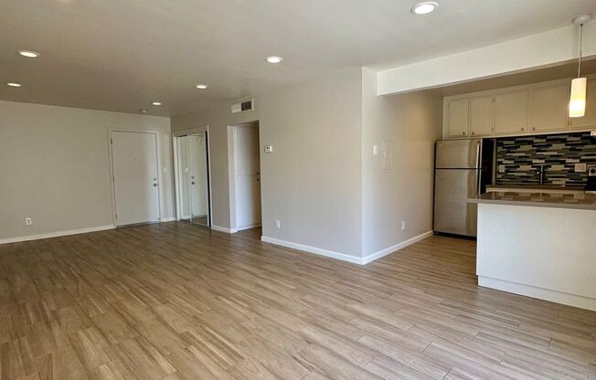 Studio, 1 bath, 608 sqft, $1,650, Unit 305