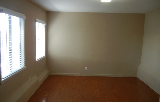 Studio, 1 bath, 550 sqft, $1,725