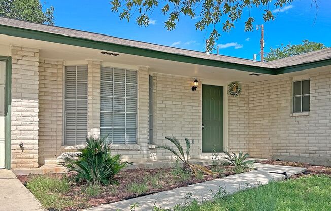 Charming 3-Bedroom Home in Sought-After Live Oak Village