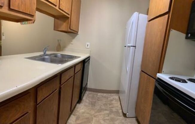 2 beds, 1 bath, 800 sqft, $845, Unit Unit105