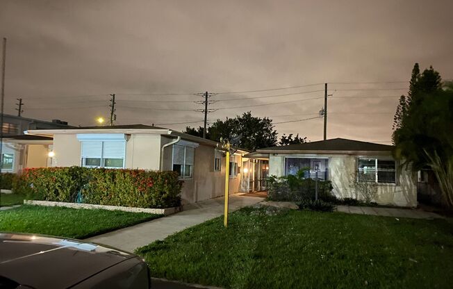 707 NE 10 St Hallandale Beach, FL 33009