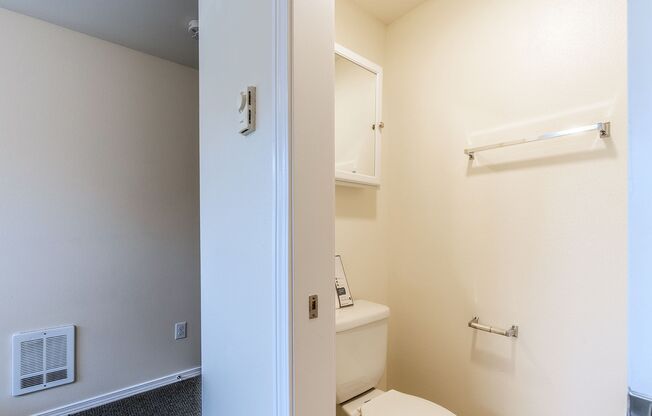 Studio, 1 bath, 130 sqft, $725, Unit D-3