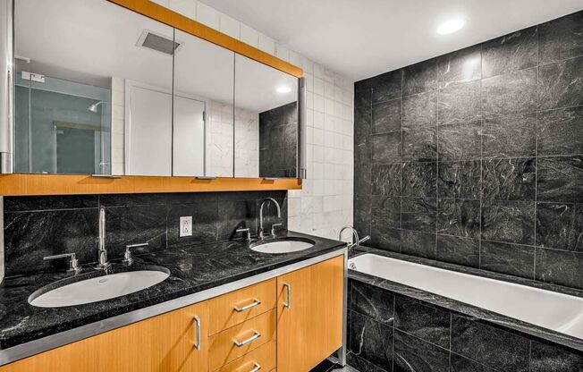 3 beds, 3.5 baths, 1,812 sqft, $20,000, Unit 10/11D