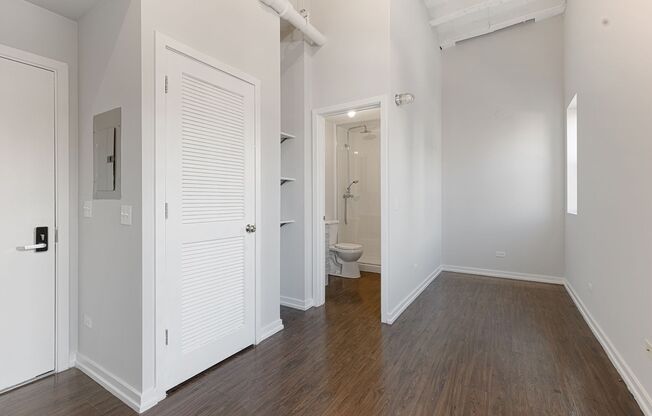 Studio, 1 bath, 204 sqft, $1,375, Unit 707