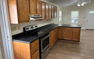 3 beds, 1 bath, $895