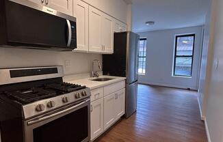 536 W 47 ST