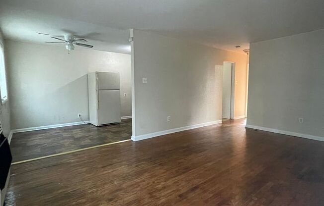 2 beds, 1 bath, $1,095, Unit Unit 1339A