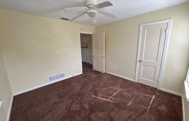 2 beds, 1 bath, $995