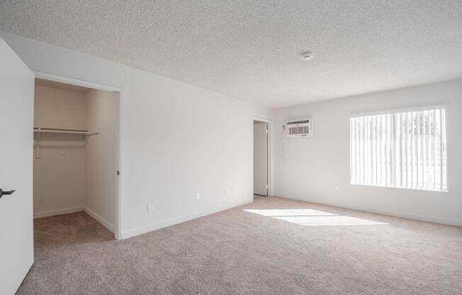 2 beds, 1.5 baths, $2,425, Unit 65