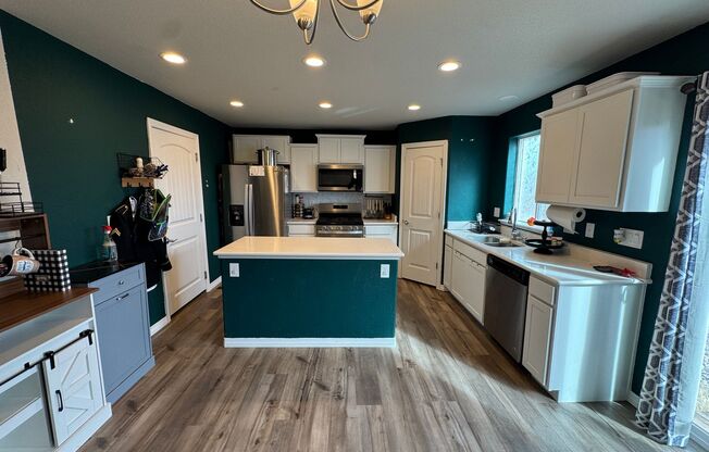 Beautiful 3 Bedroom, 2.5 Bathroom Rental Home