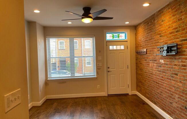 19 W West Street - 2-Bedroom plus Den and 2-Car Parking Pad