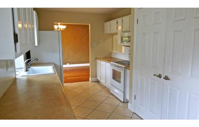 3 beds, 2.5 baths, $1,875