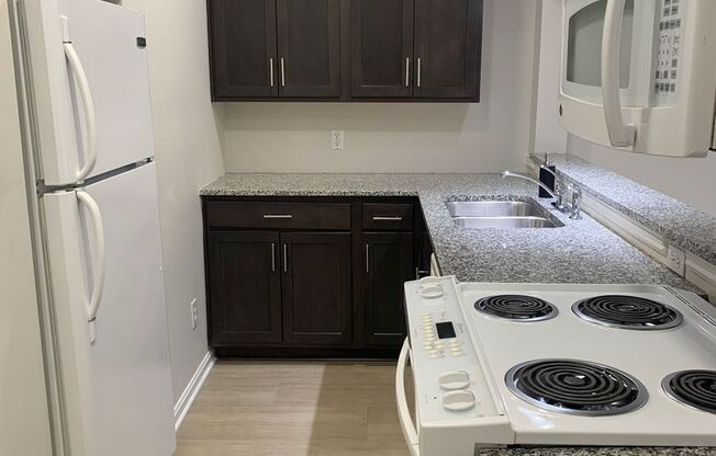 Updated Crescent Hills Condo 2 bed/2 bath - Renaissance Lofts