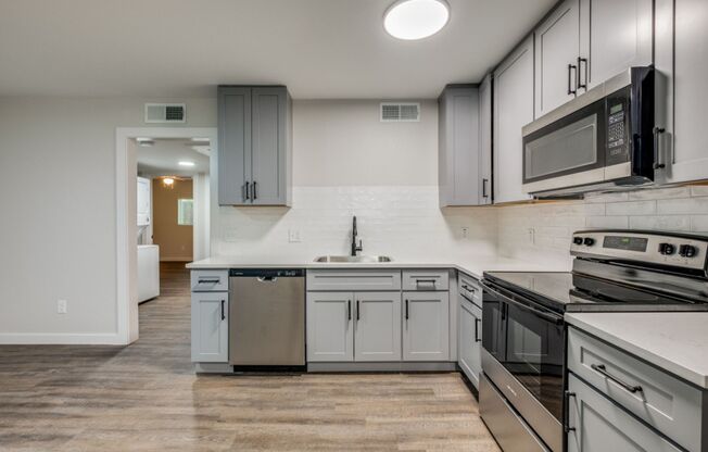 2 beds, 1 bath, 850 sqft, $1,450, Unit 104-09