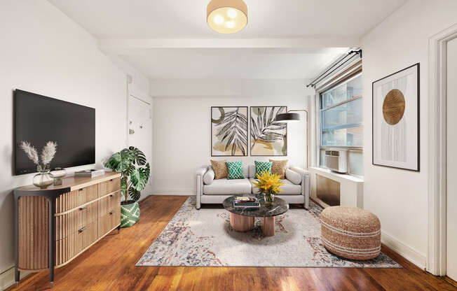 325 W 45 ST