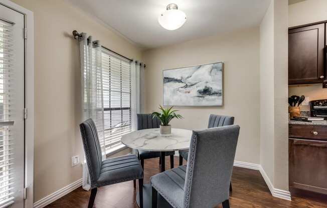 Mount Vernon Apartments | Desoto TX | Dining Area