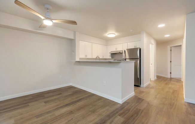 2 beds, 2 baths, 1,005 sqft, $2,795, Unit 304