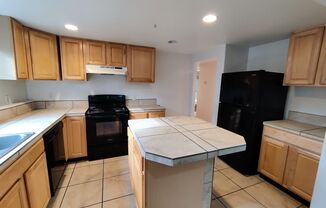 2 beds, 1 bath, 867 sqft, $1,750