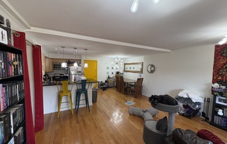 2 beds, 1 bath, $2,990, Unit 2A