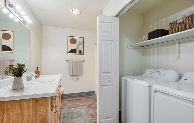 2 beds, 1 bath, 1,021 sqft, $1,599, Unit 182-066