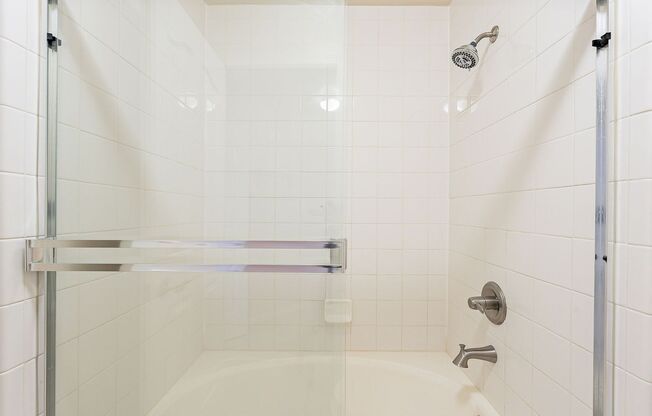1 bed, 1 bath, $1,600, Unit #337