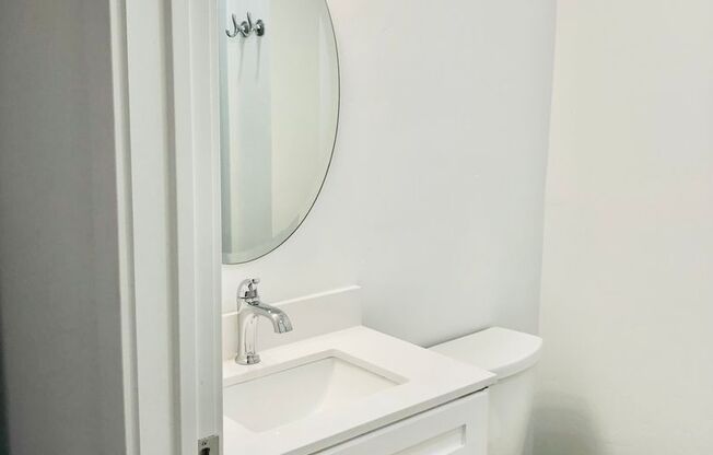 1 bed, 1 bath, 402 sqft, $1,275, Unit 517- (7)