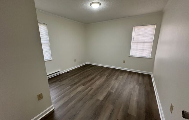 2 beds, 1 bath, $1,200