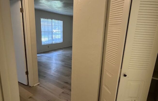 2 beds, 1 bath, $1,200