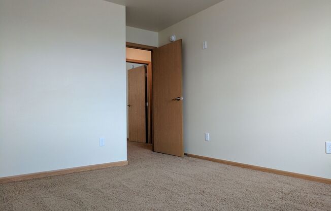3 beds, 2 baths, 1,170 sqft, $1,380, Unit 5160-311