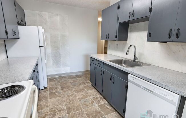 3 beds, 2 baths, 1,470 sqft, $1,995, Unit 110