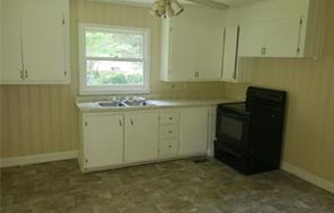 3 beds, 1 bath, $1,150