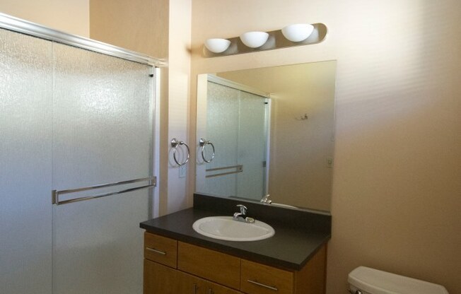 3 beds, 2.5 baths, 1,283 sqft, $2,325, Unit 19