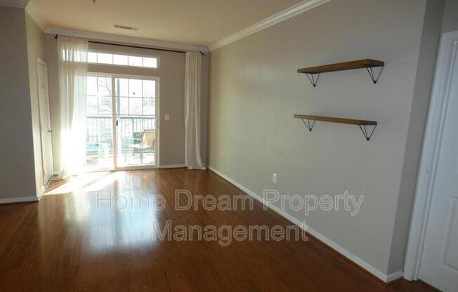 2465 ARMY NAVY DR #205