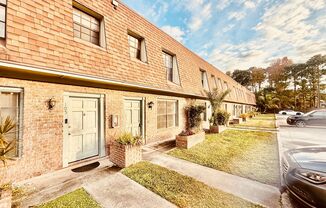 2 Bed, 2.5 Bath Townhome