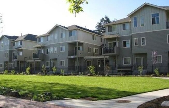 4 beds, 2 baths, $3,200, Unit 5