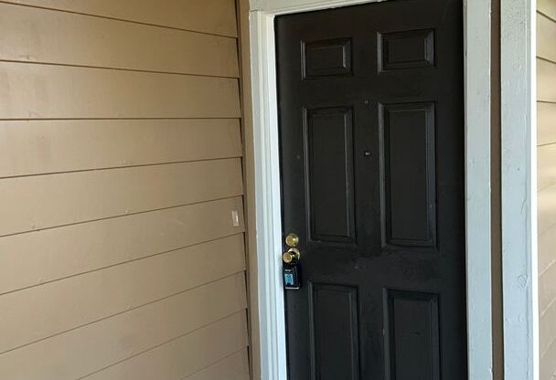 1 bed, 1 bath, $1,250, Unit #120