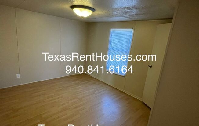 3 beds, 2 baths, $825