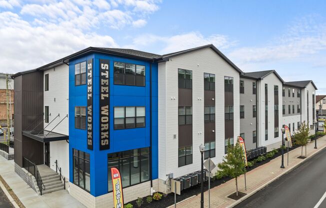 Steel Works Apartments - Contemporary & Spacious Studio/1-Bedroom Apartments