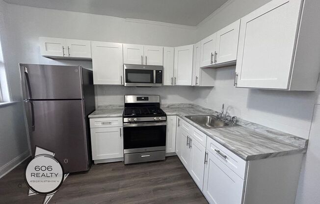 2 beds, 1 bath, $1,200, Unit 2206-06